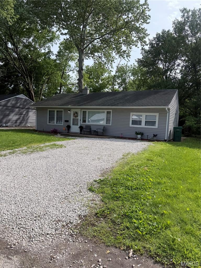 Home in Cahokia, IL 62206 — photo 2