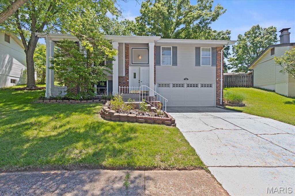738 Village Wood Court — photo