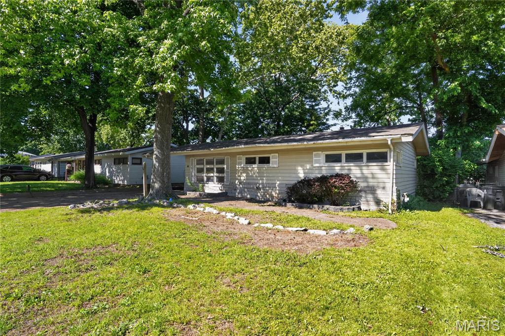 16 Brightwell Court — photo