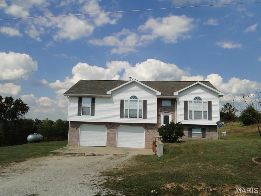 16910 Limestone Lane — photo