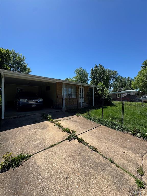 943 Judy Drive — photo