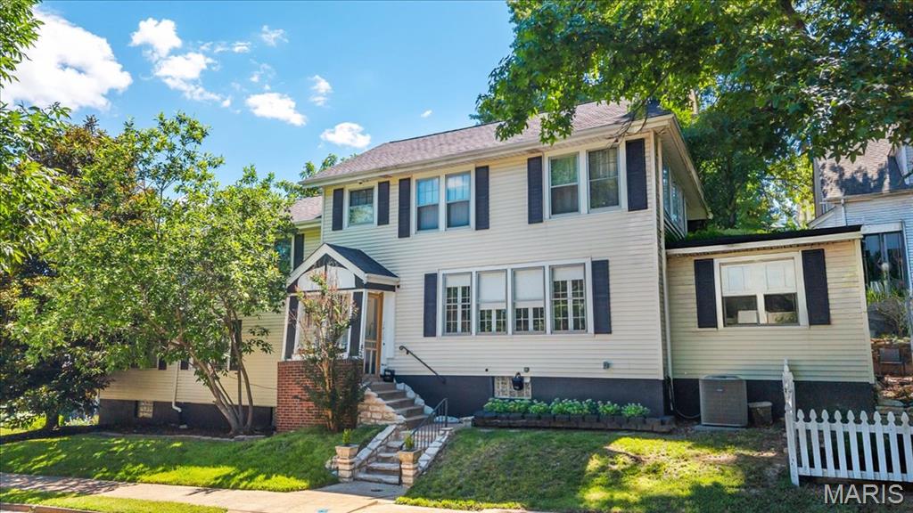 Home in St Louis, MO 63139 — photo 2