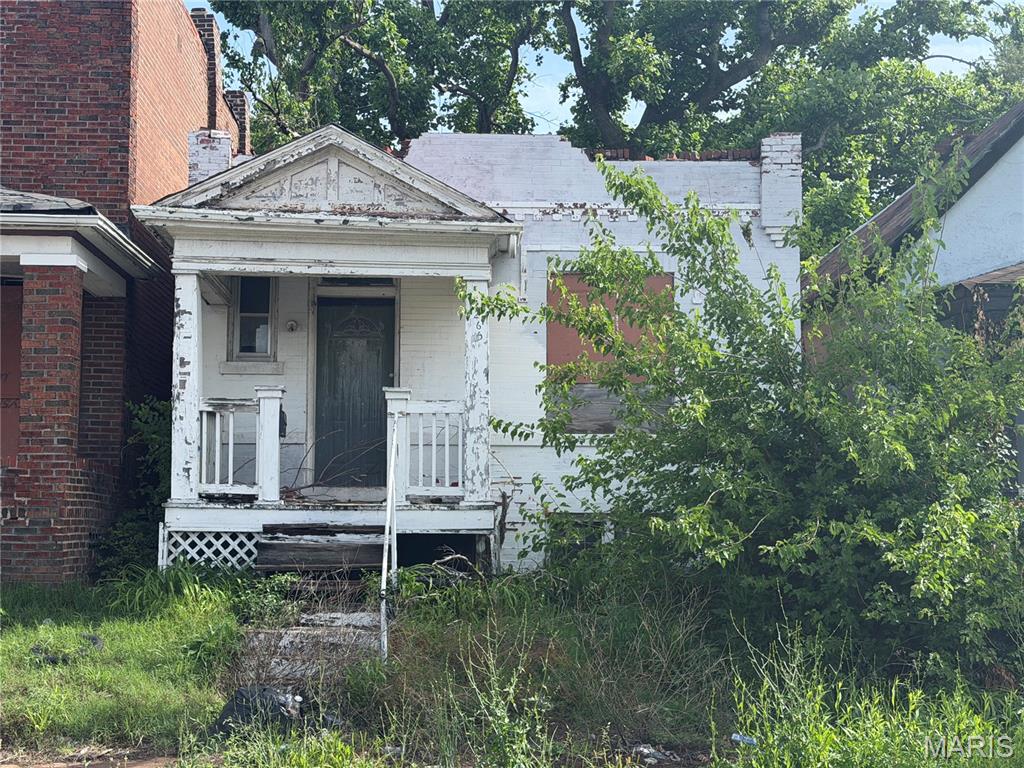 4265 E Farlin Avenue — photo