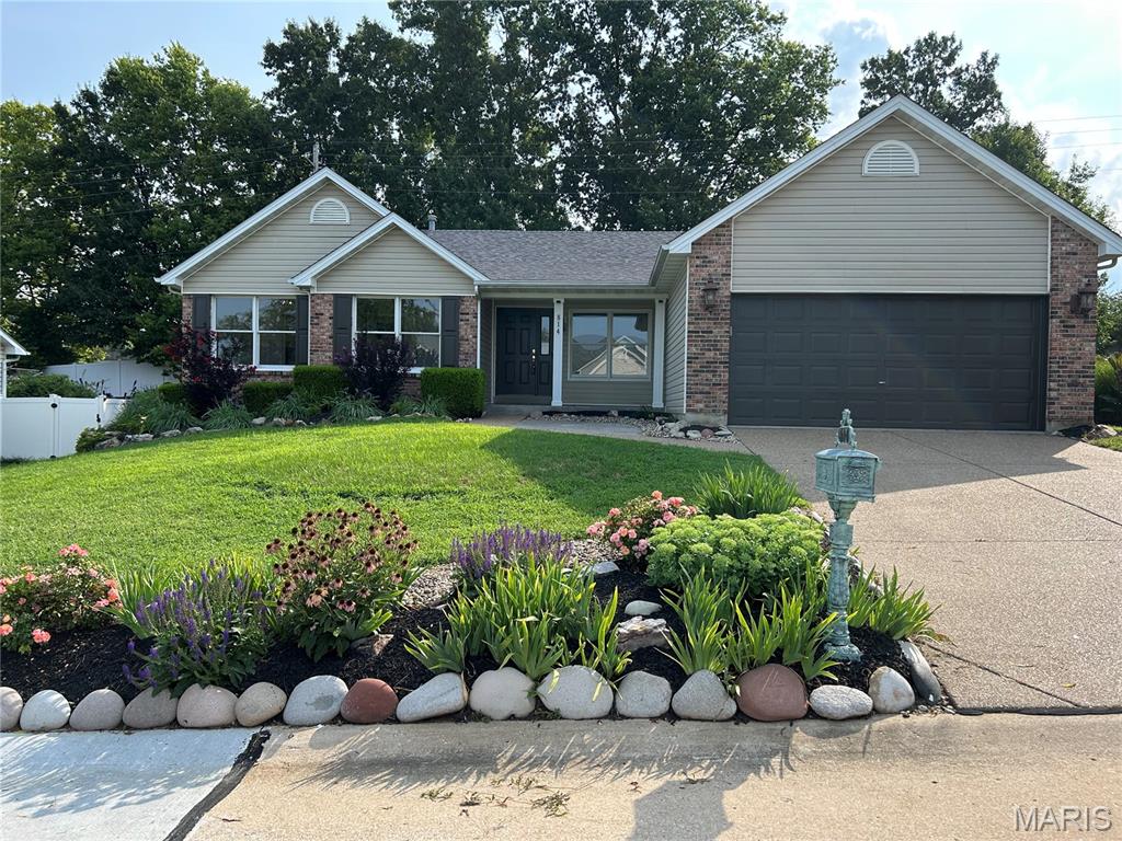 814 Emerald Place Drive — photo