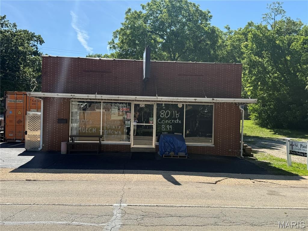 302 N Main Street — photo