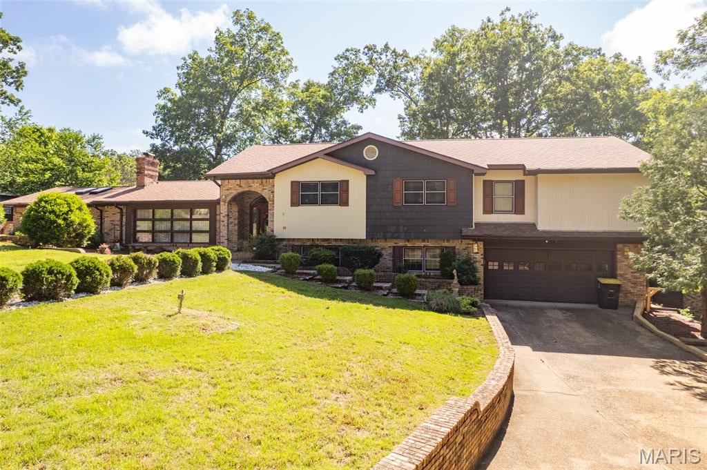 19 Fox Dr. — photo