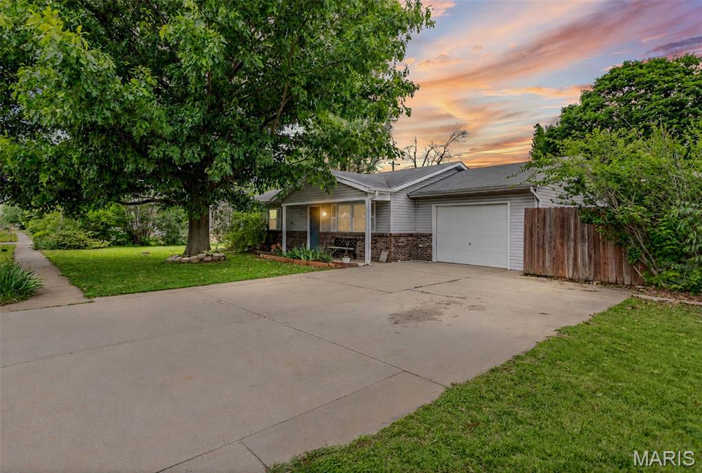 429 Orchard Court — photo