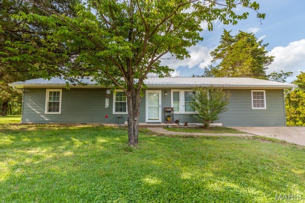 15895 Hallmark Lane — photo