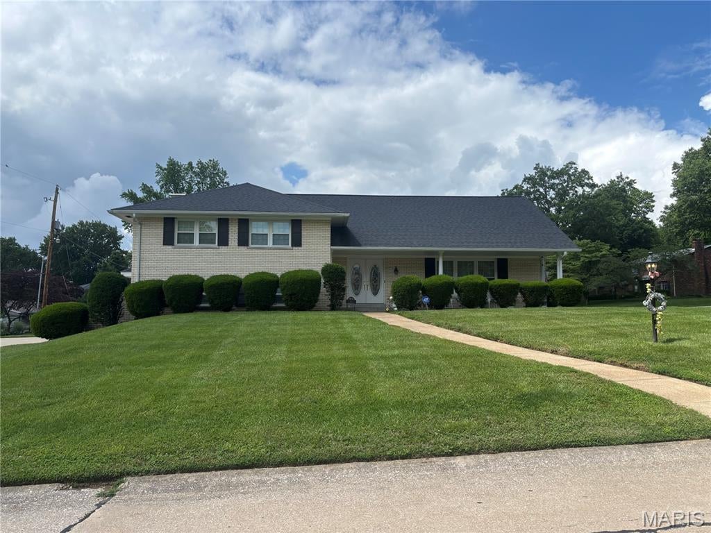 33 Fawnlily Drive — photo