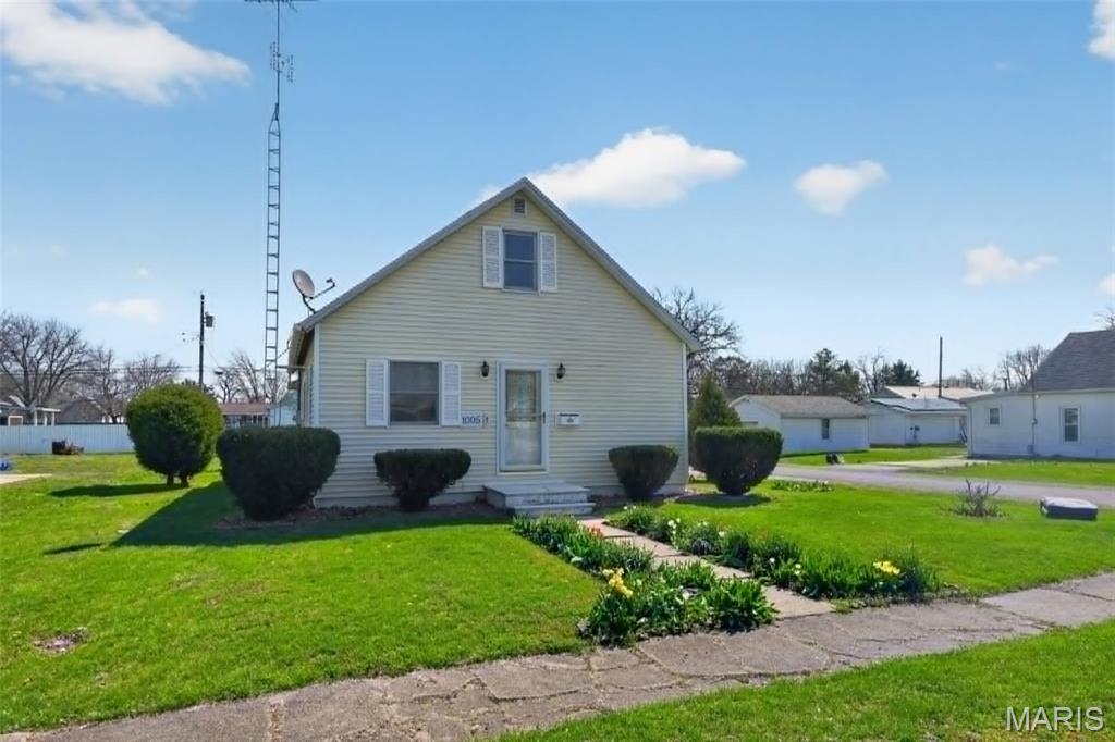 1005 S Macoupin Street — photo