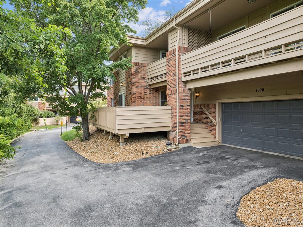 1020 Claytonbrook Drive — photo