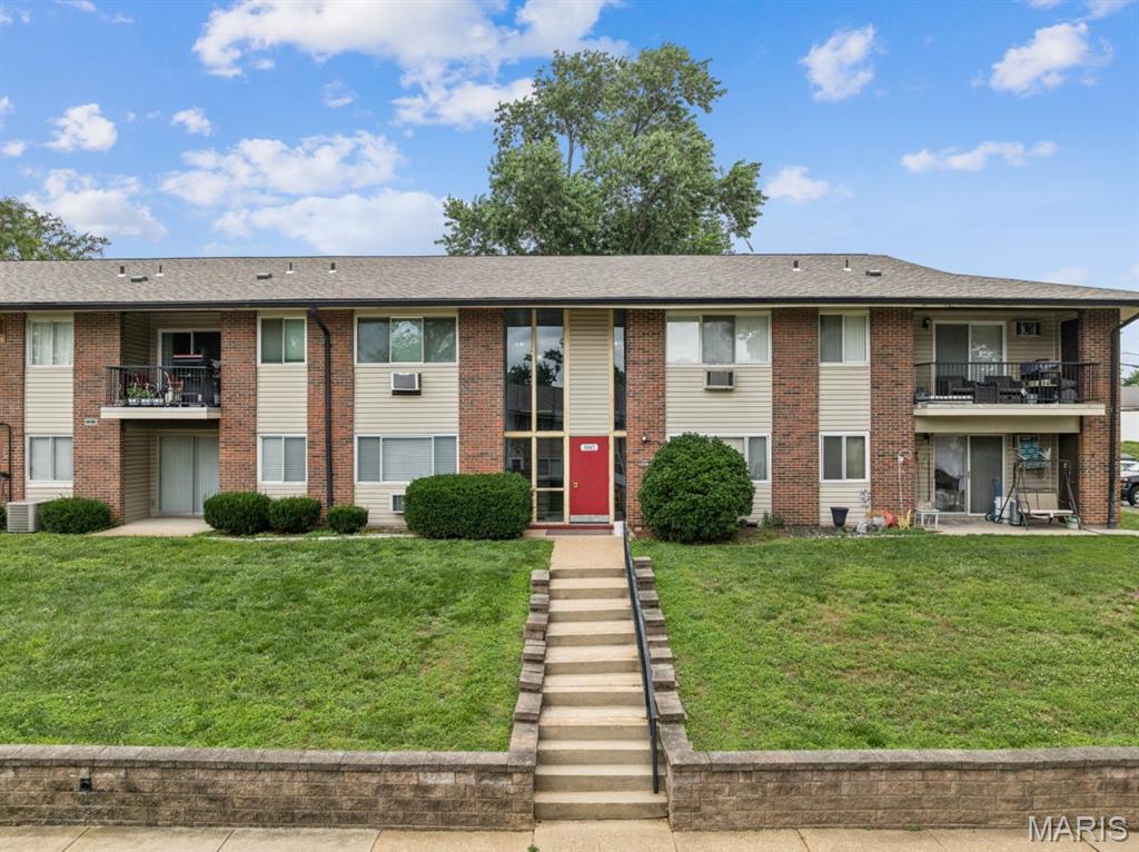 9047 Villaridge Court F — photo