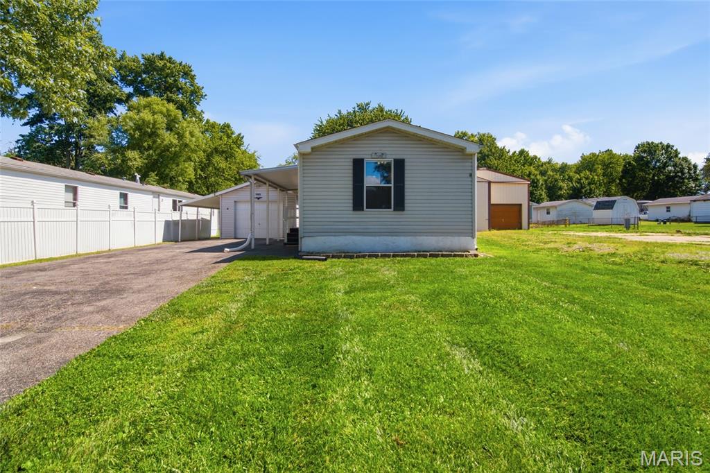 1805 Creekview Drive — photo