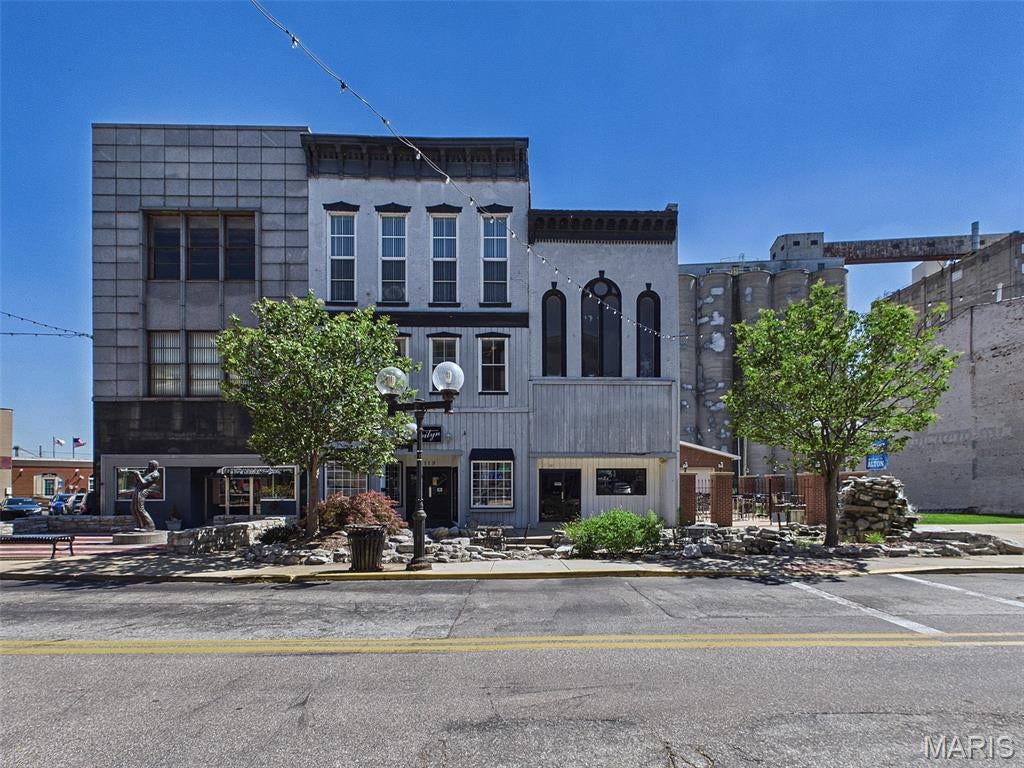 119 W 3rd Street — photo