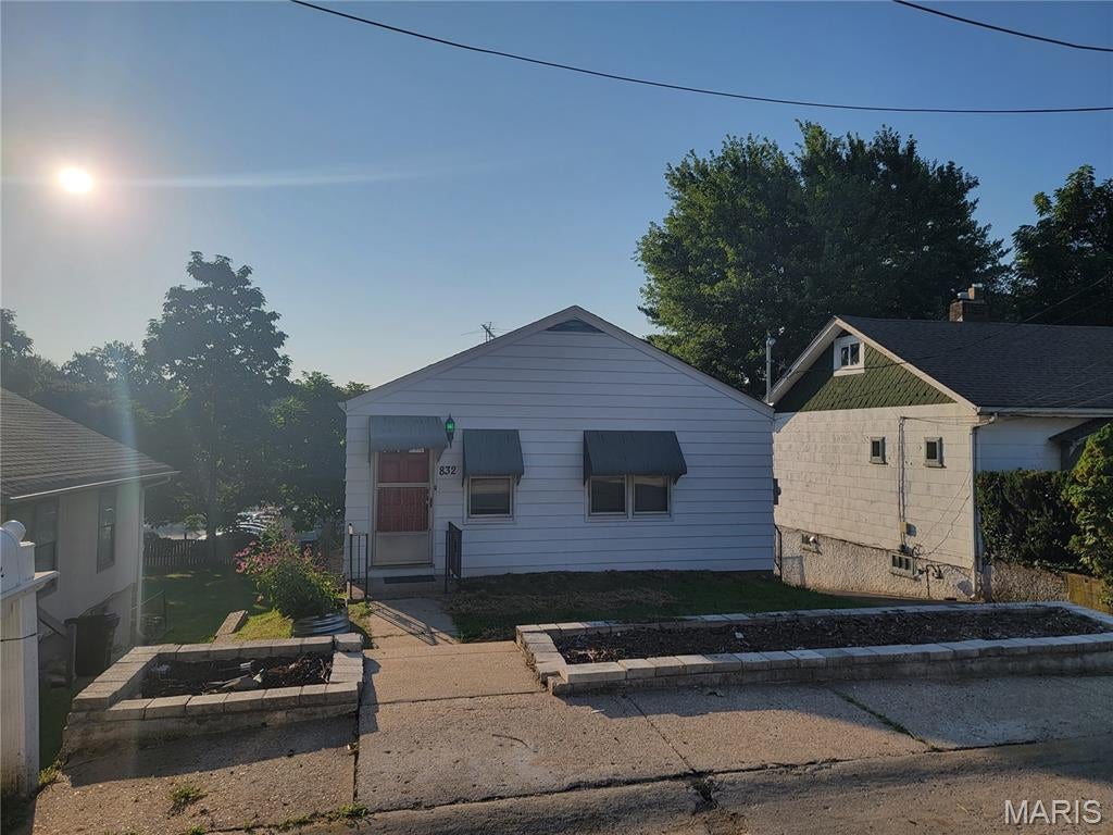832 Elsworth Place — photo