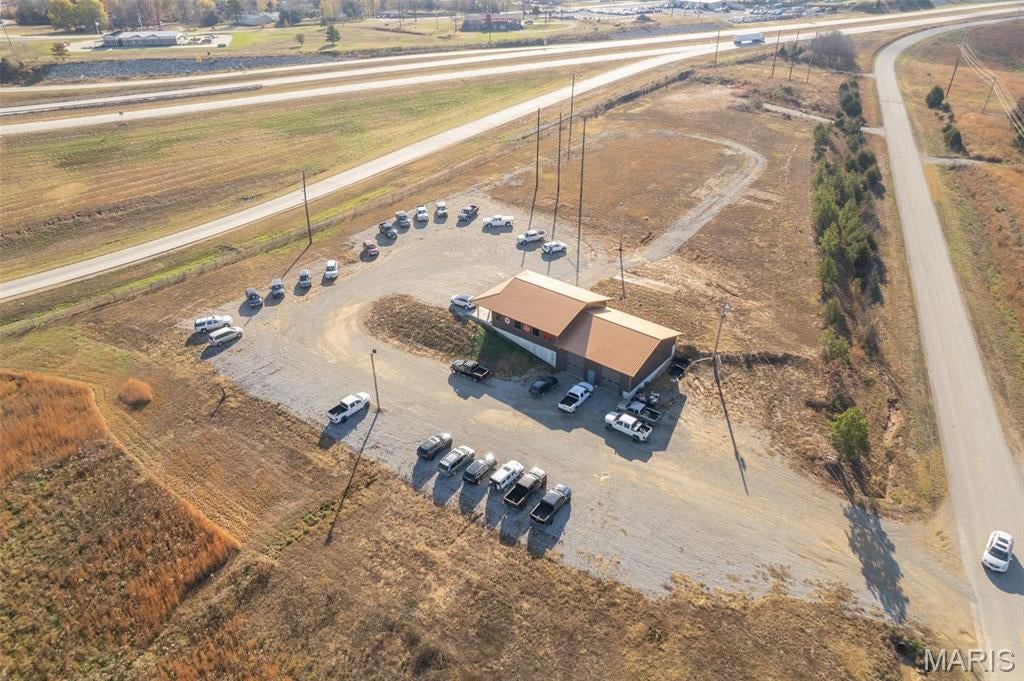 140 W Outer Rd. — photo