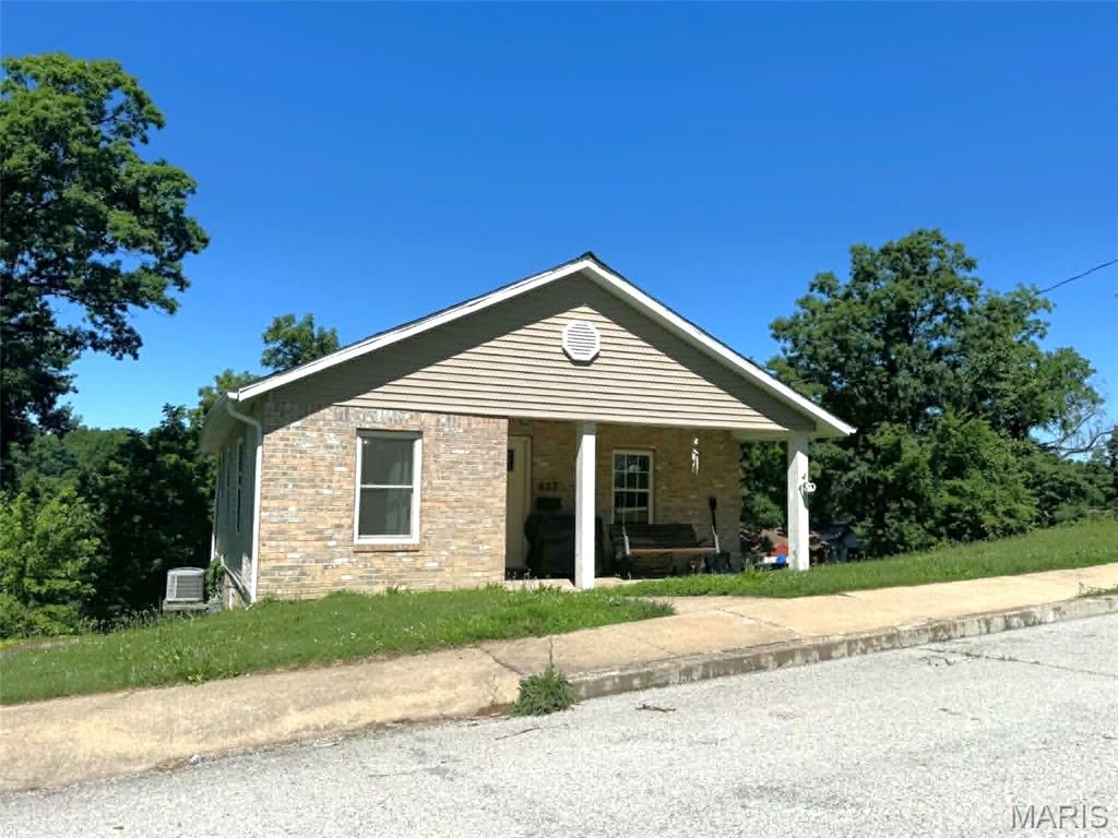 627 Pine Street — photo