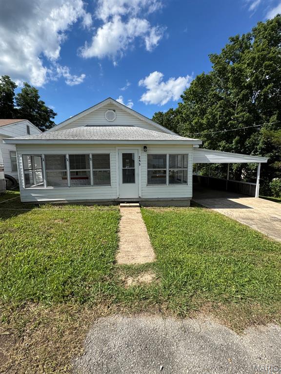 255 W Reed Avenue — photo
