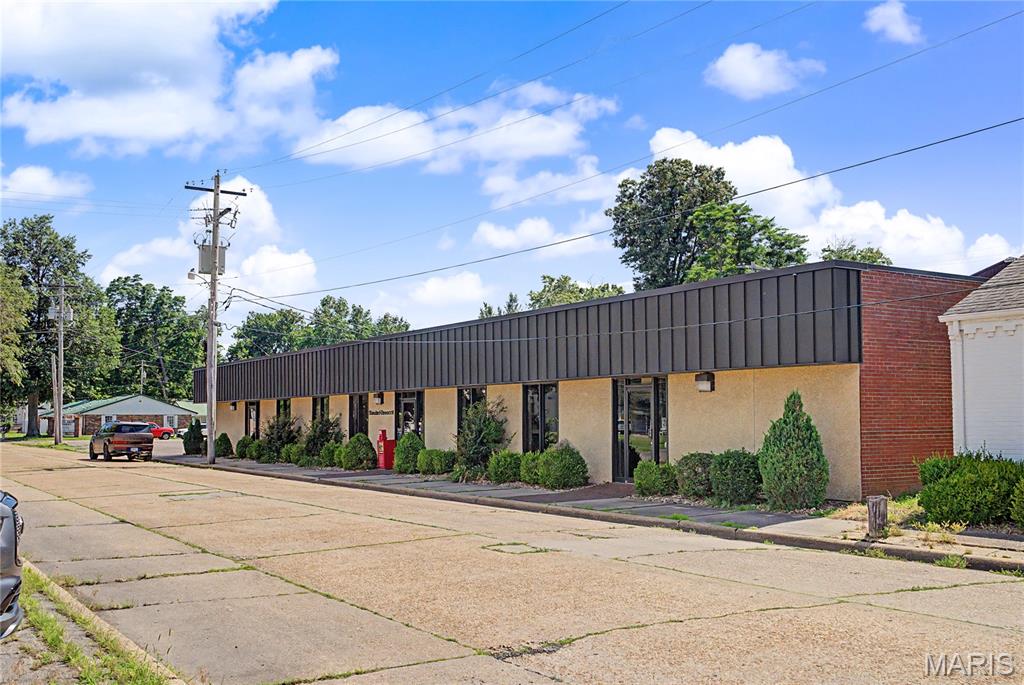 205 S New Madrid Street — photo