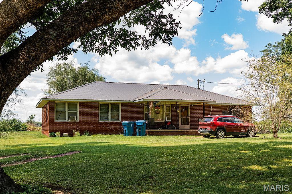 542 Public — photo