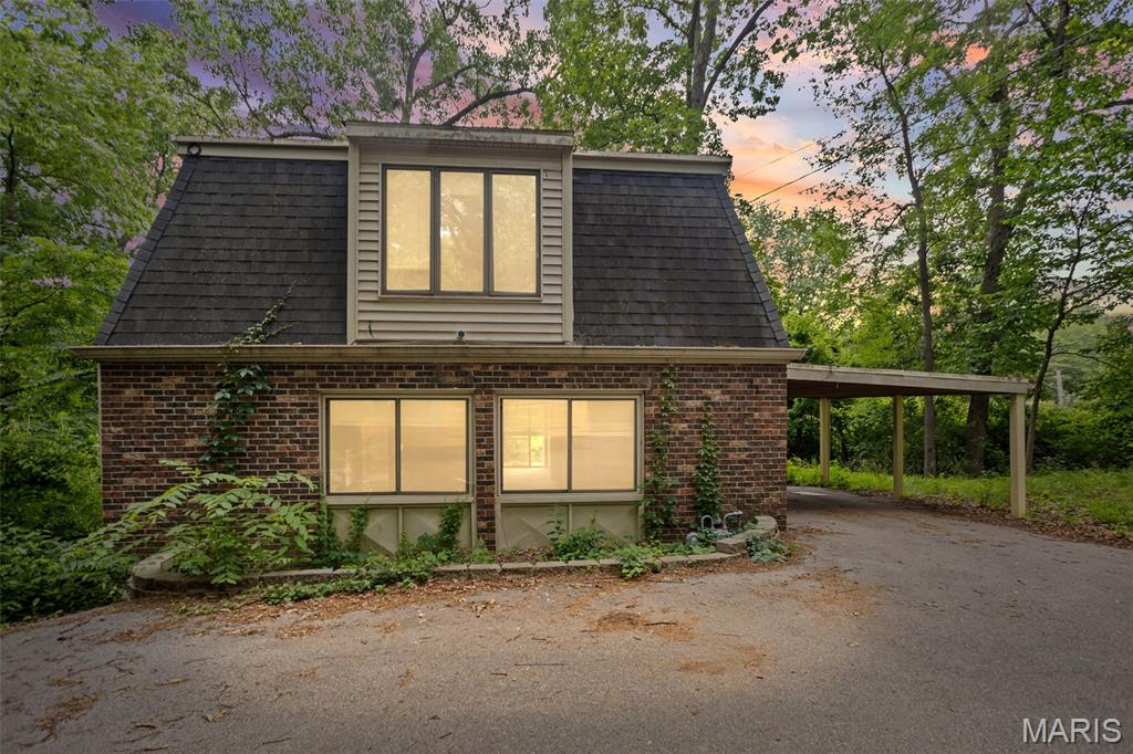 12 Johnson Place — photo