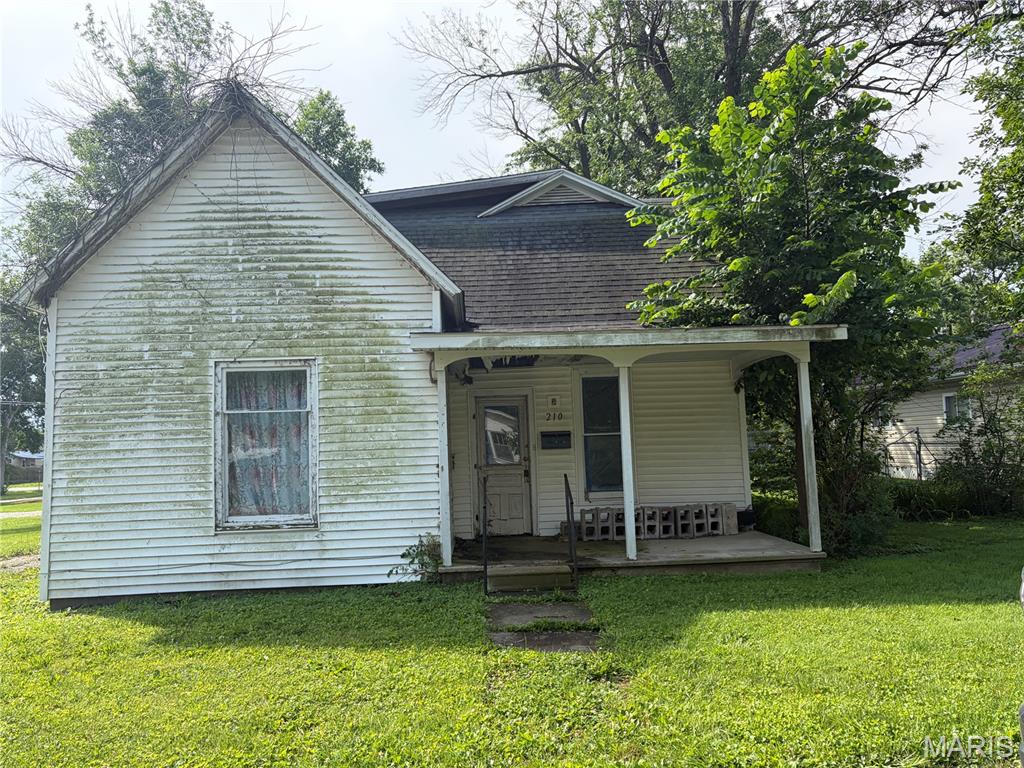 210 E McPike Street — photo
