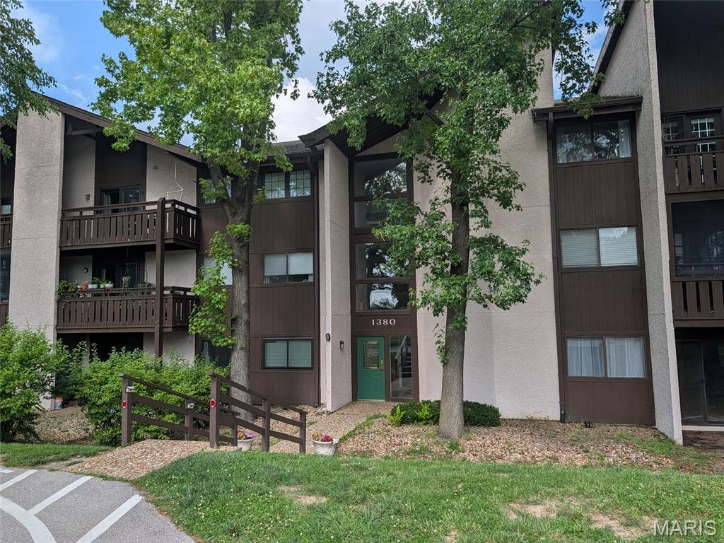 1380 Heritage Landing 106 — photo