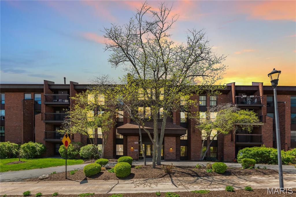585 Coeur De Royale Drive 206 — photo