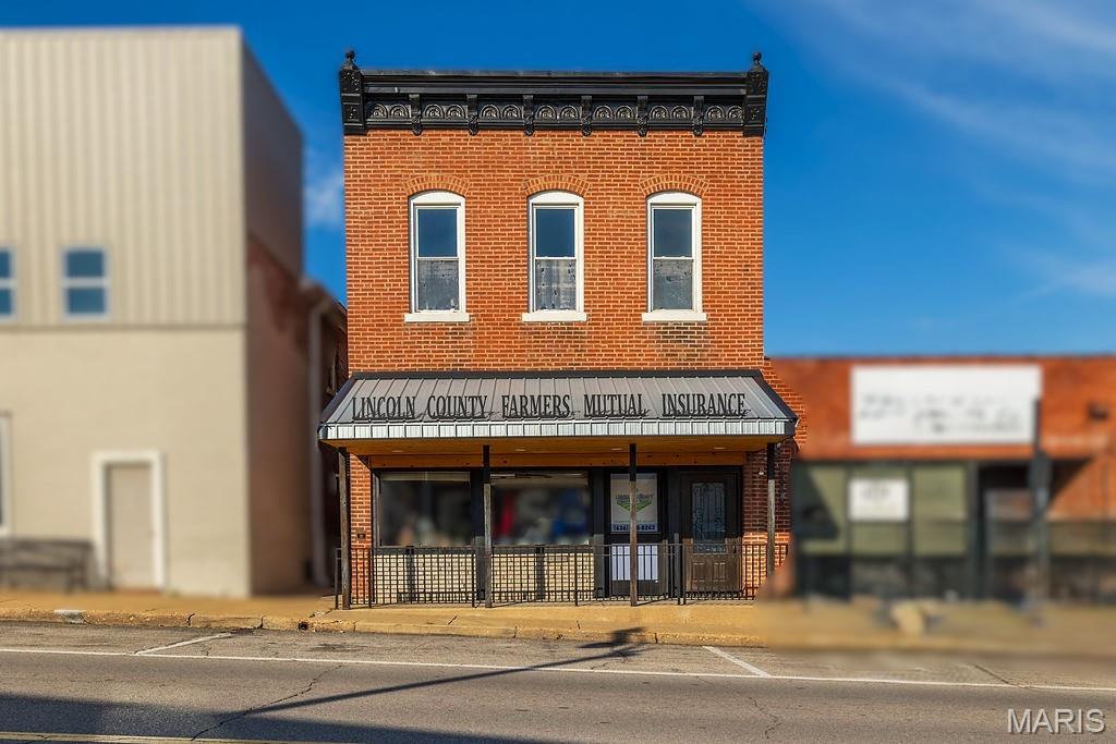 320 Main Street — photo