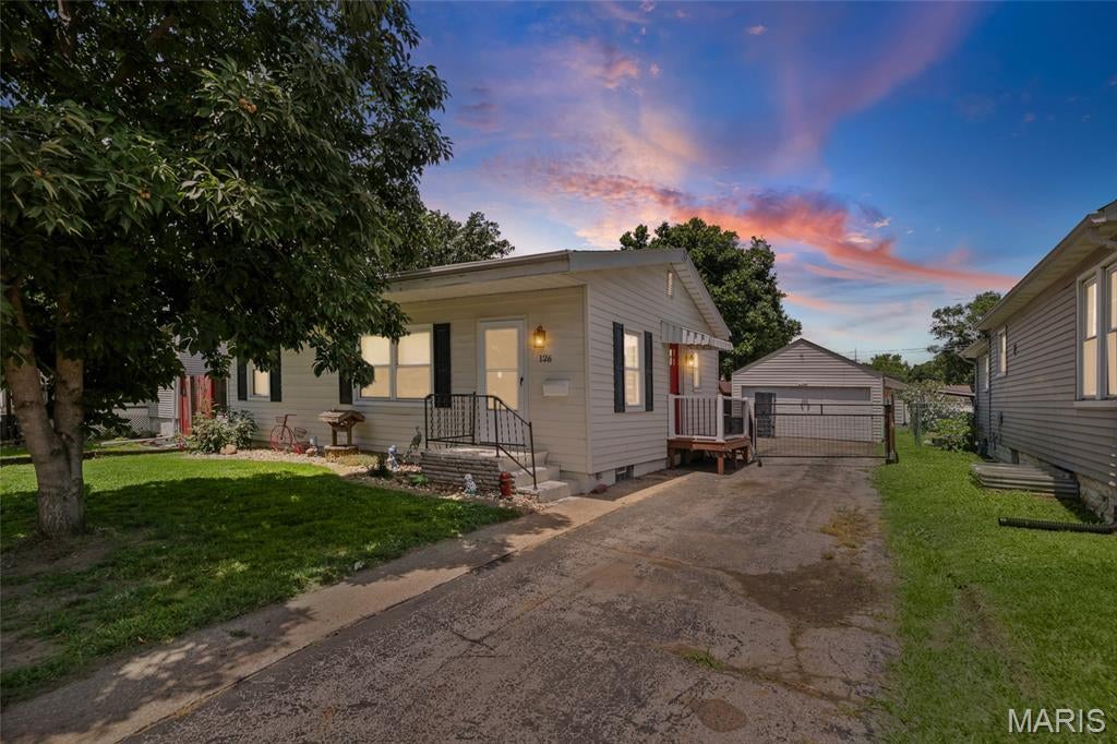 126 E 2nd Street, Roxana, IL 62084 — photo 2