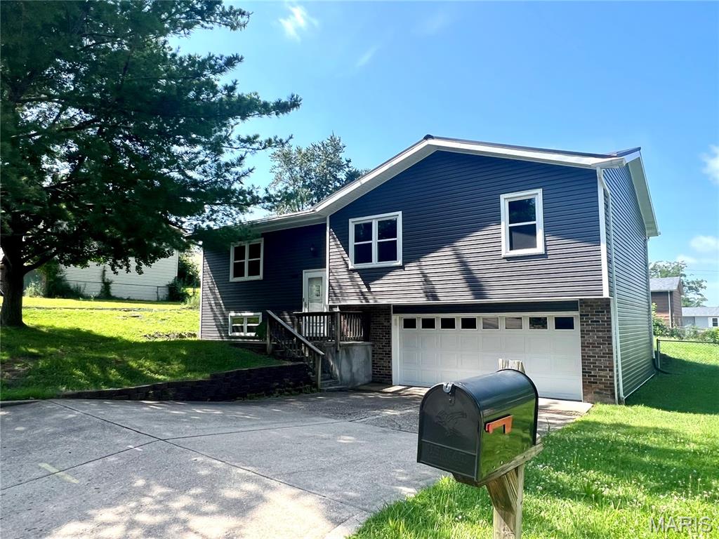 1310 Hillview Drive — photo