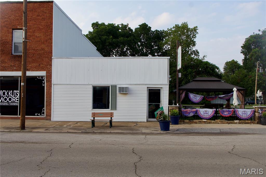 129 W Yoakum Avenue — photo