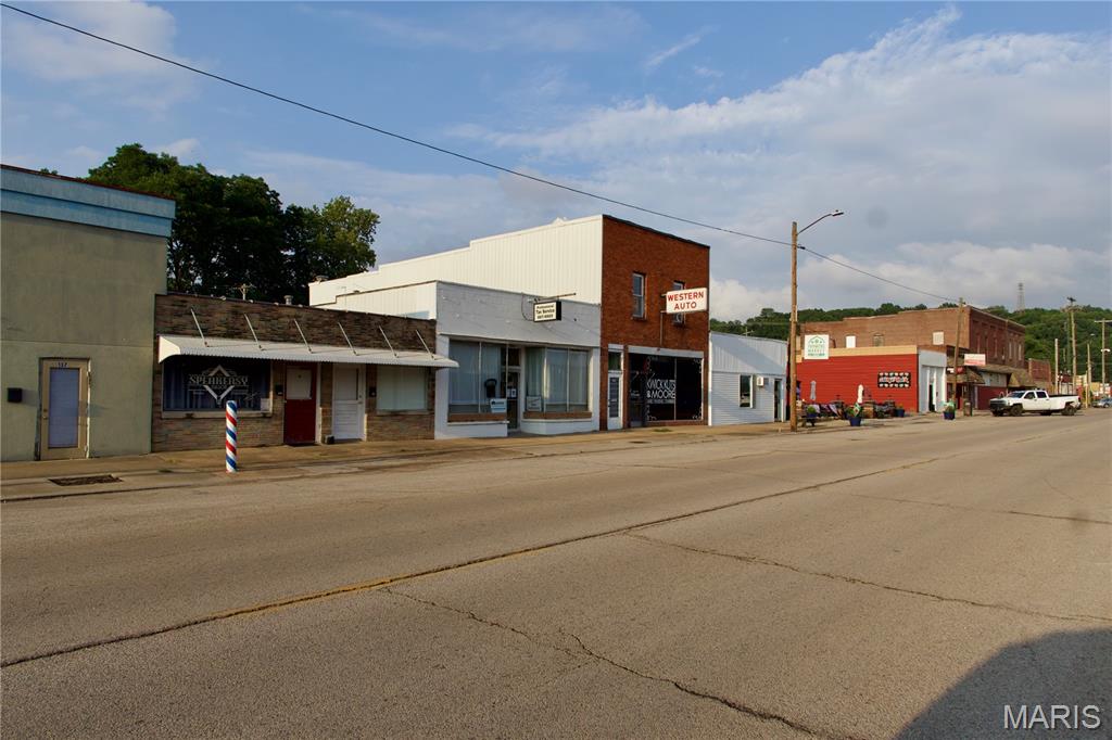 131 W Yoakum Avenue — photo