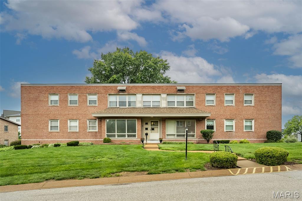 1 Delcrest Court 203 — photo