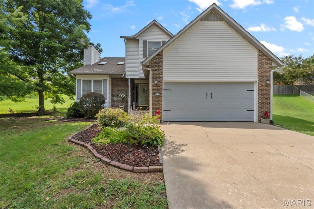 1009 Dearmore Court — photo