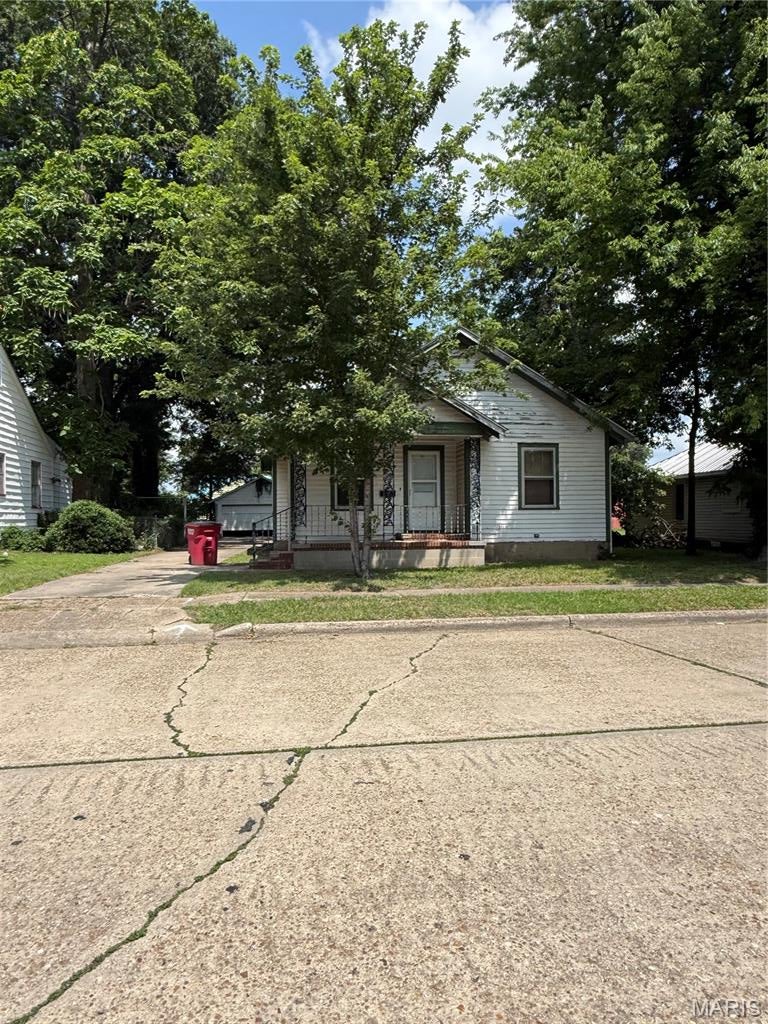 220 N Prairie Street — photo