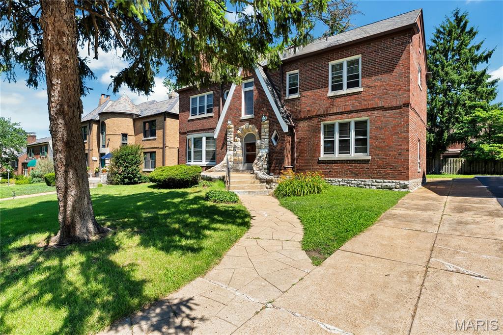 8015 Davis Drive — photo