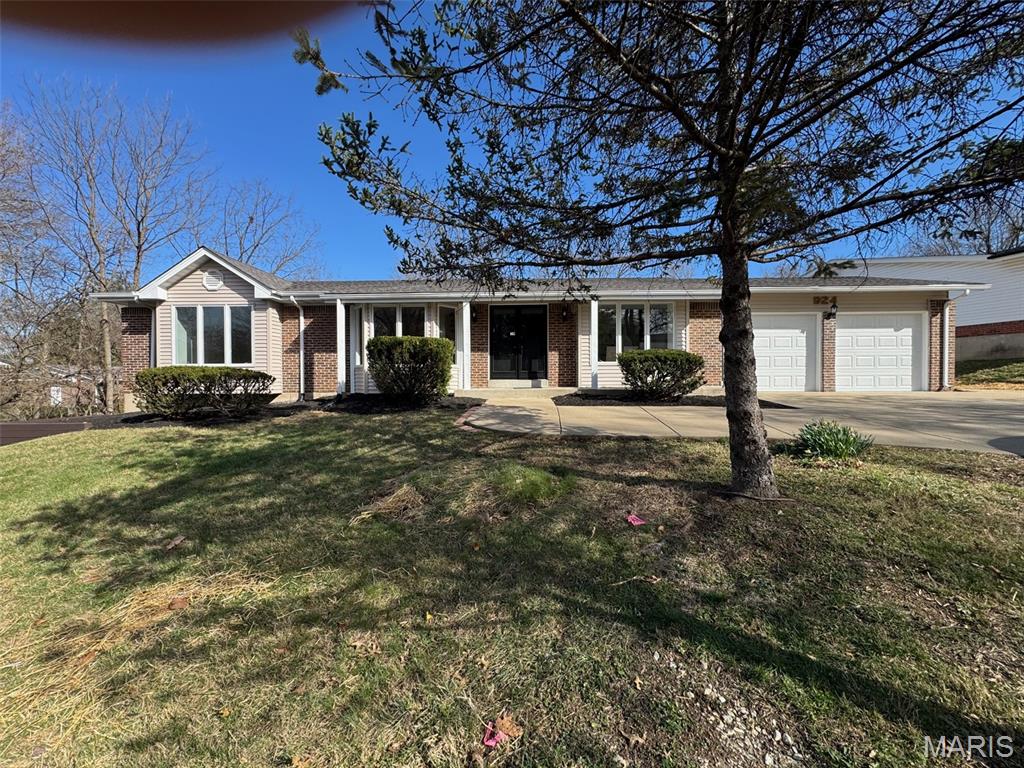 924 Fernview Drive — photo