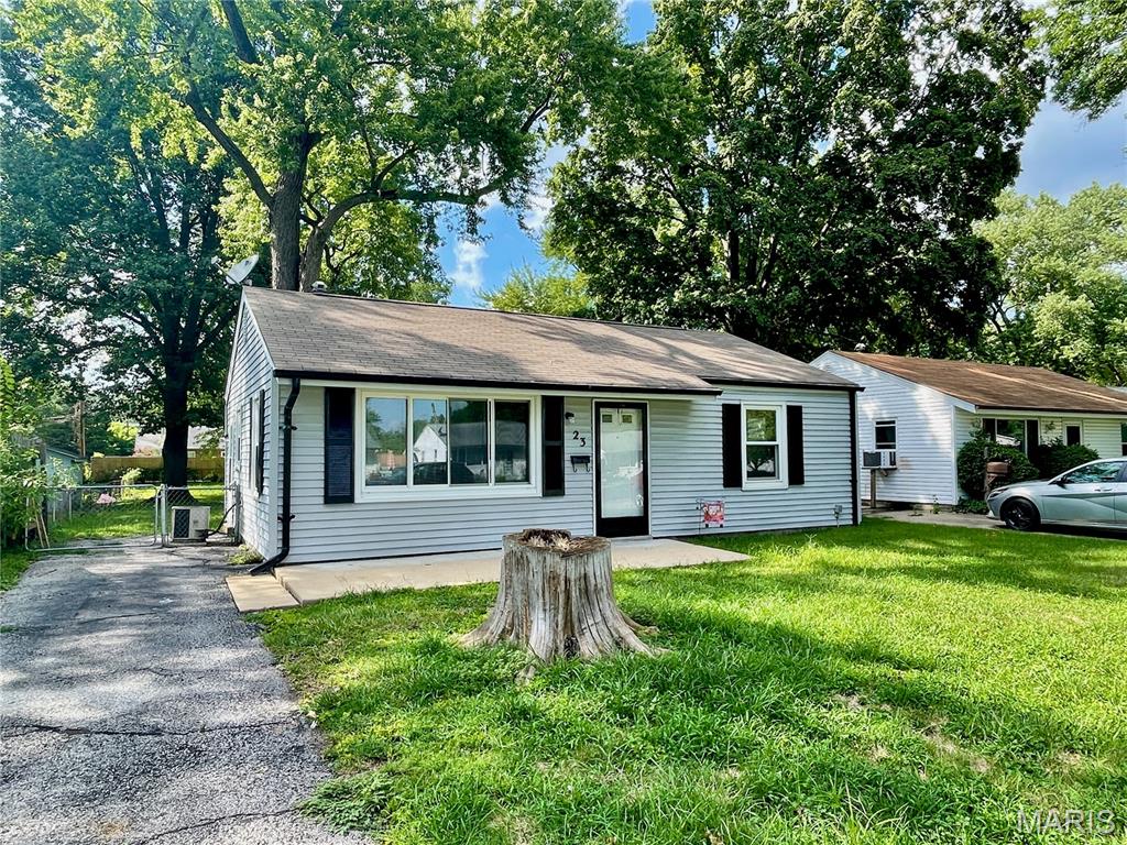 23 Mary Ann Court — photo
