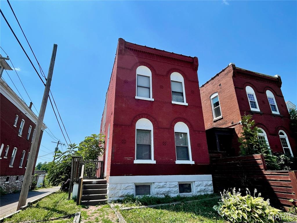 3943 Iowa Avenue — photo