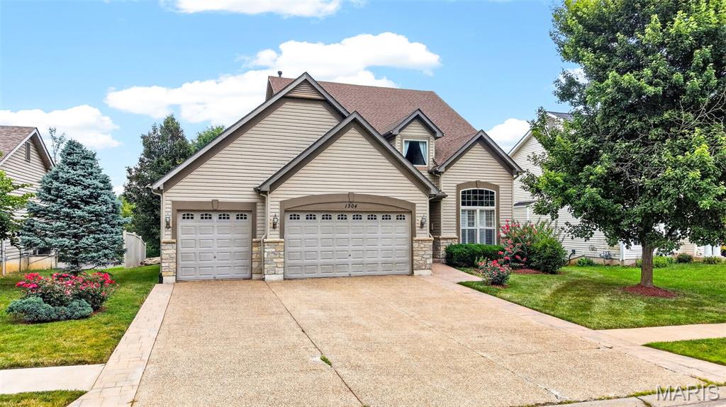 1304 Forest Way — photo