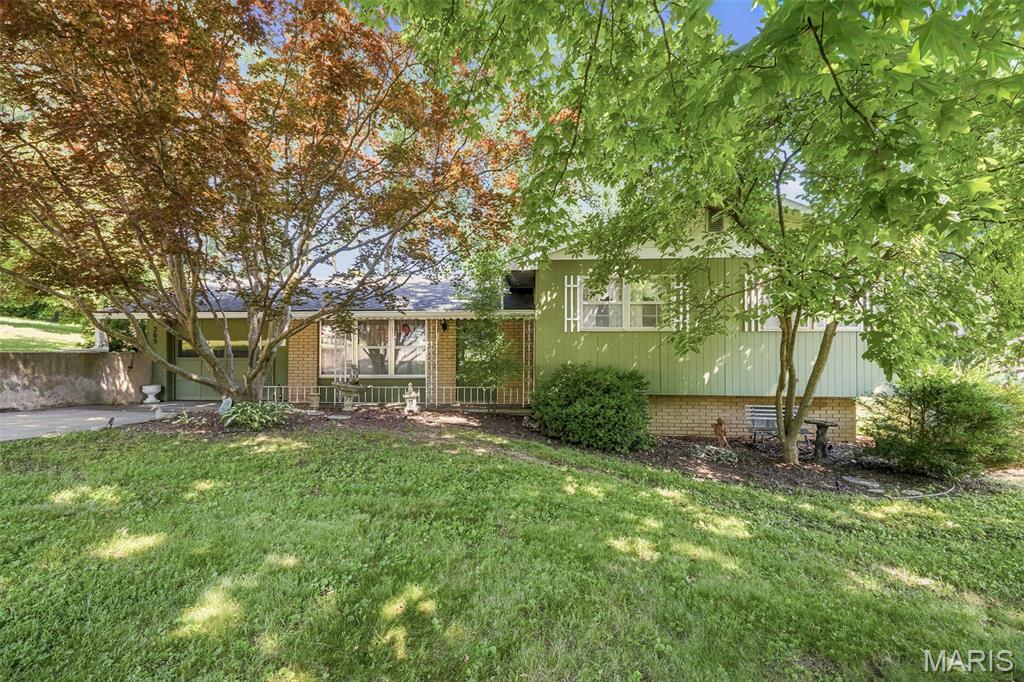 205 Hillcrest Drive — photo
