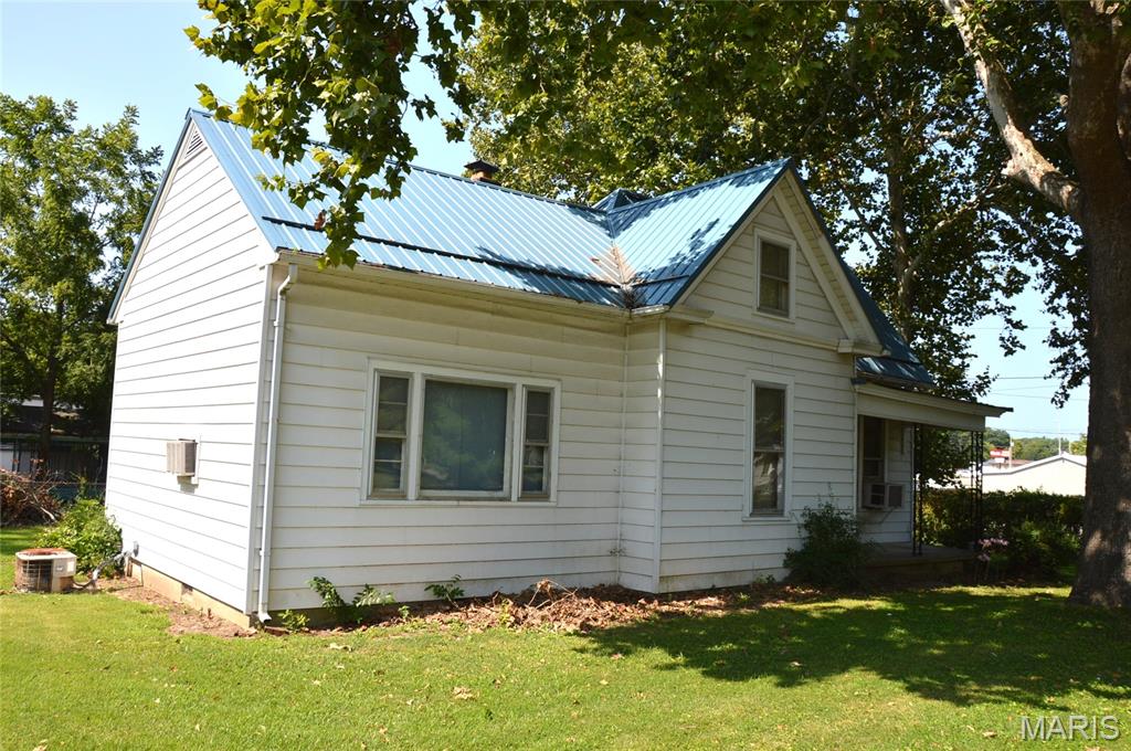 602 Moore Street — photo