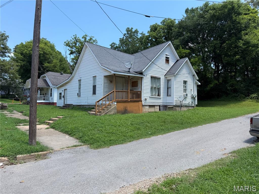 512 N 6th Street — photo