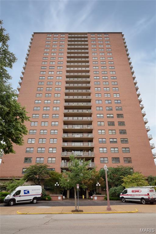 4466 W Pine Boulevard 8C — photo