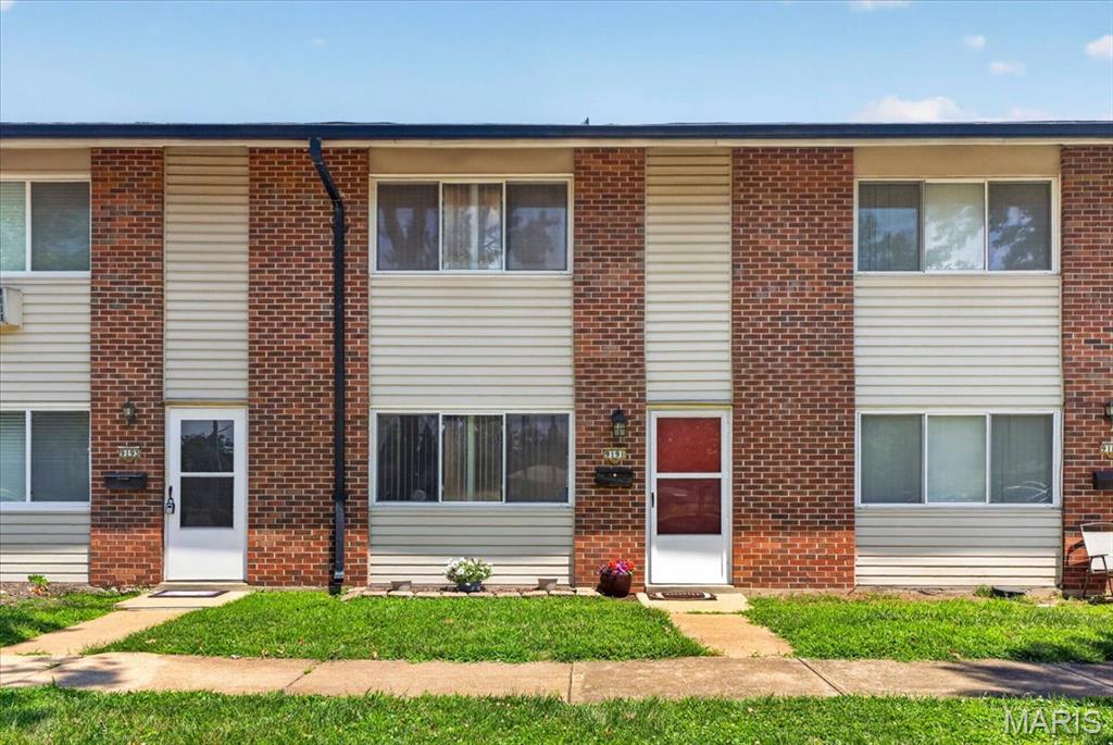 9191 Villaridge Court — photo