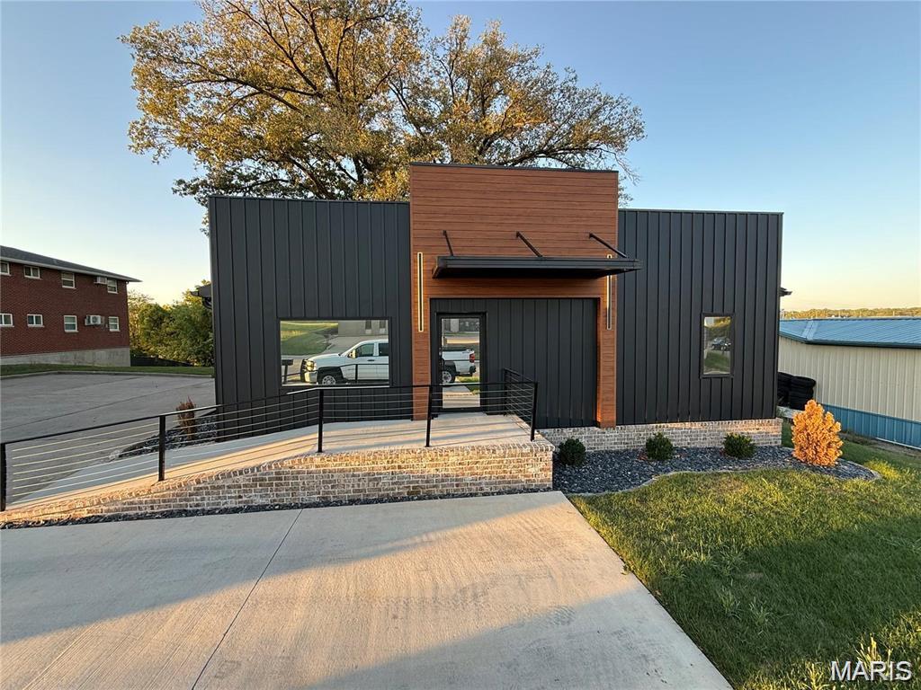 2552 Independence Street — photo
