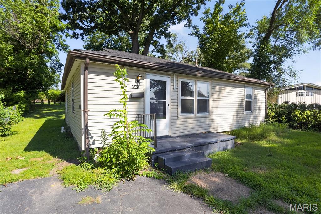 1619 Bradford Avenue — photo