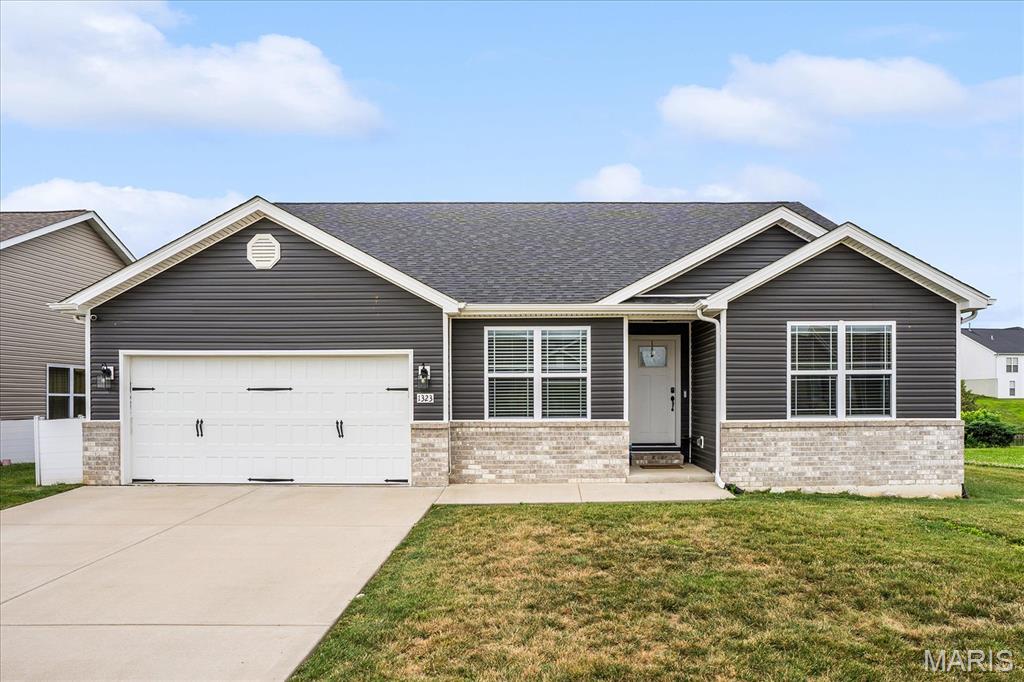 1323 Orchard Lakes Circle — photo