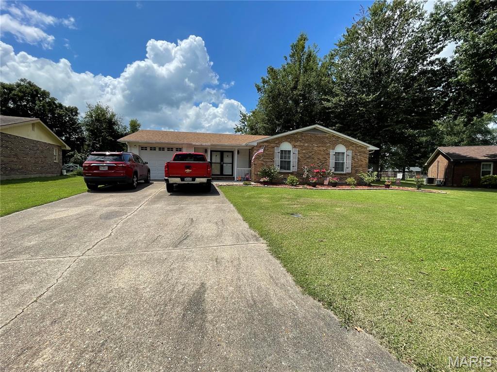 841 Stanford Drive — photo